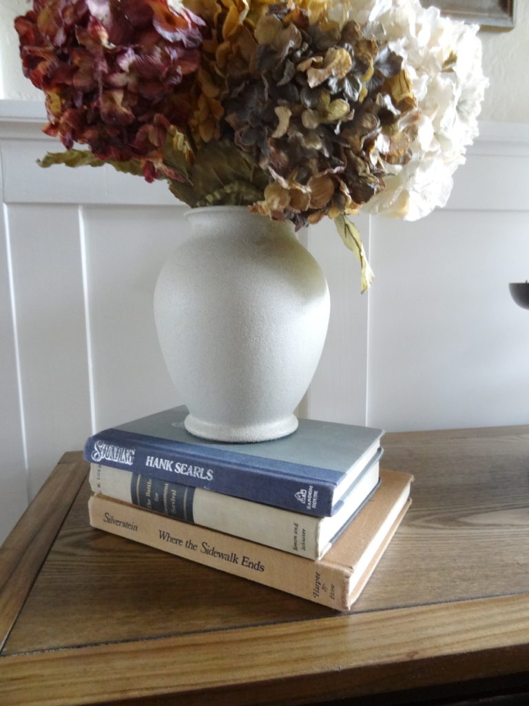 easy inexpensive decorating using a stack of books