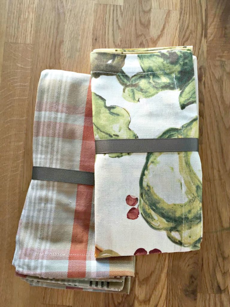 make pillows from napkins
