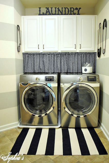 laundry room with wall stripes