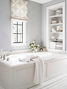 built-in bathtub decorating