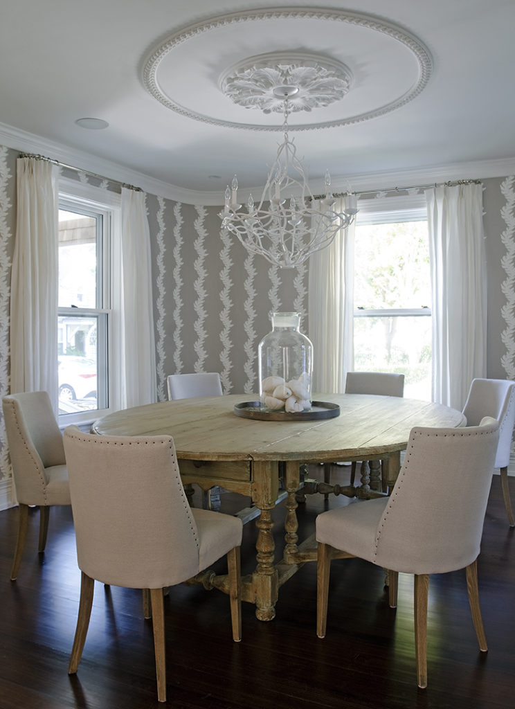 dining room with wallpaper