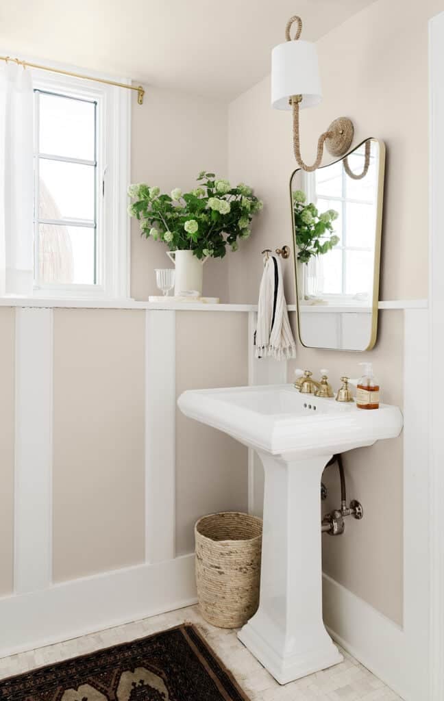 benjamin moore pale oak bathroom