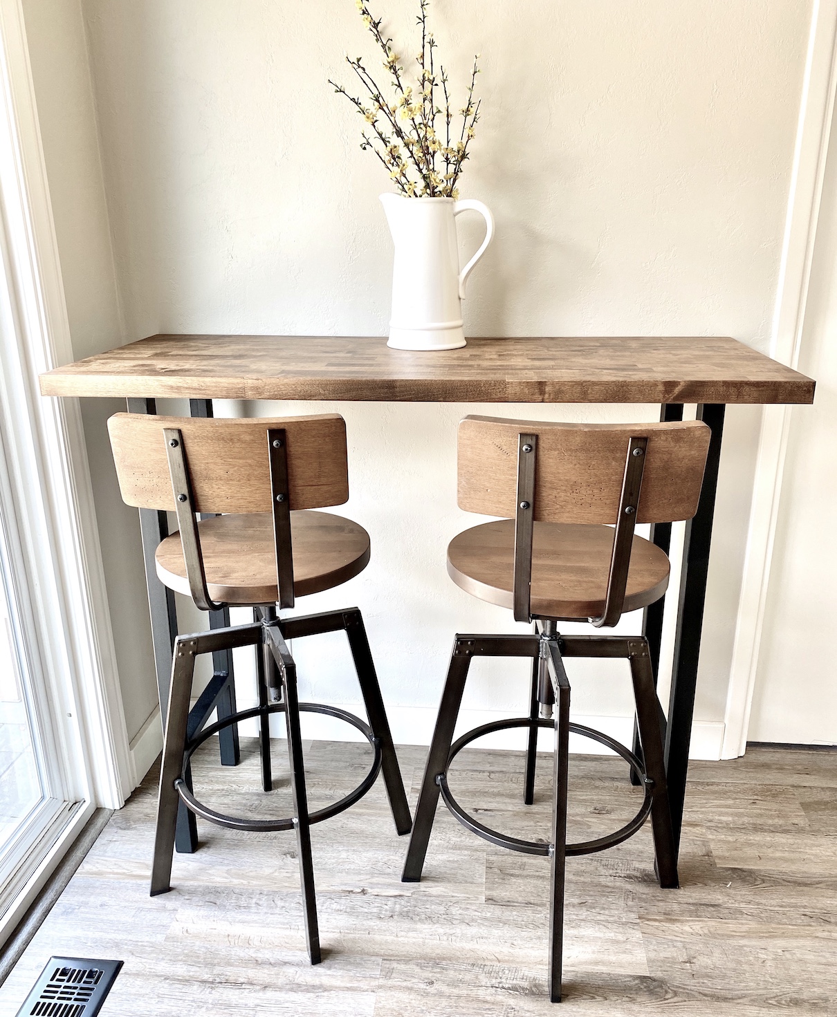 diy kitchen table with metal legs