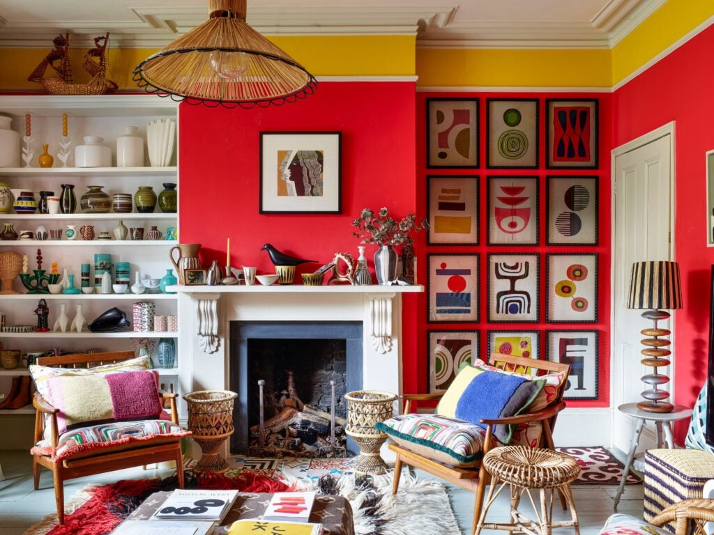 why your house feels cluttered, visually cluttered living room